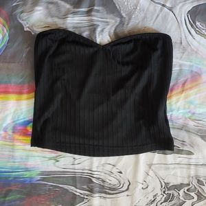 Black sweetheart crop top